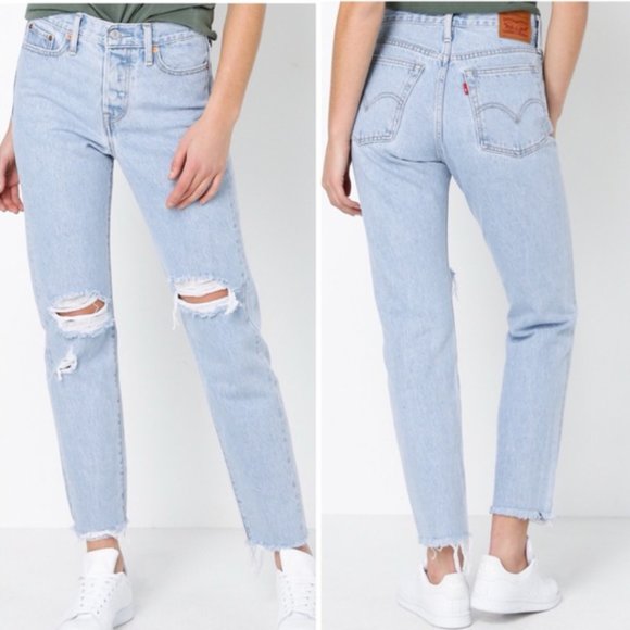 LEVI'S Wedgie Button Fly Light Wash Distressed Straight Leg Jeans - Size 27 - Picture 1 of 16